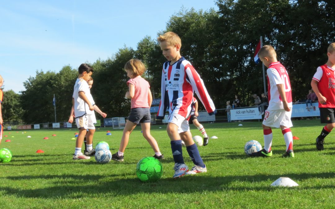 Voetbalvereniging R.W.B. verwelkomt nieuw jeugdteam RWB JO7-3.