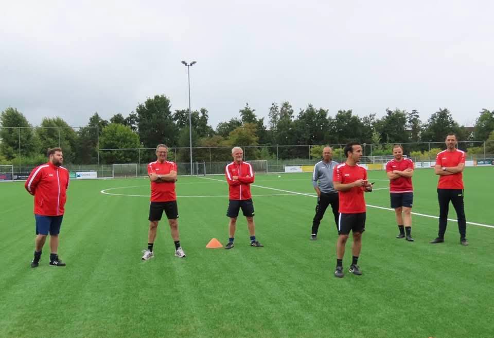 Zaterdag 16 augustus startte voor de gehele selectie – RWB 1, 2 en JO19 – de voorbereiding op de nieuwe competitie 2025/2026 met een trainingsdag.