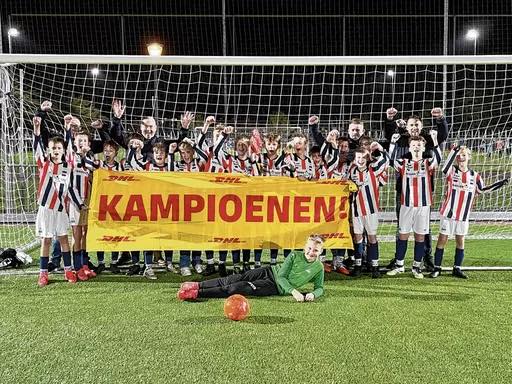 R.W.B. JO13-3 Kampioen na overtuigende zege!