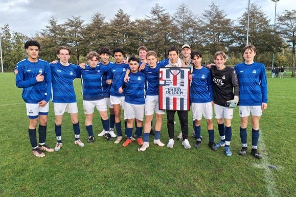 R.W.B. JO19-2 neemt afscheid van Vlad Gnidenko.