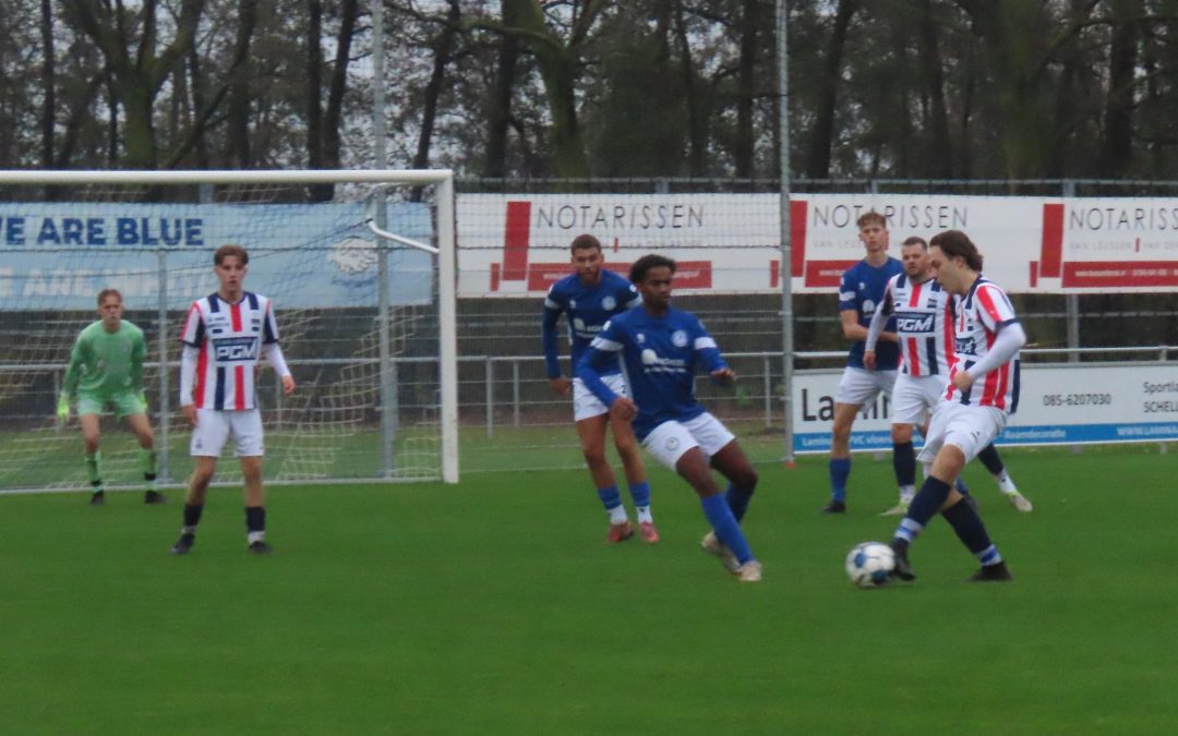 R.W.B. scoort er tegen Schelluinen driftig op los.