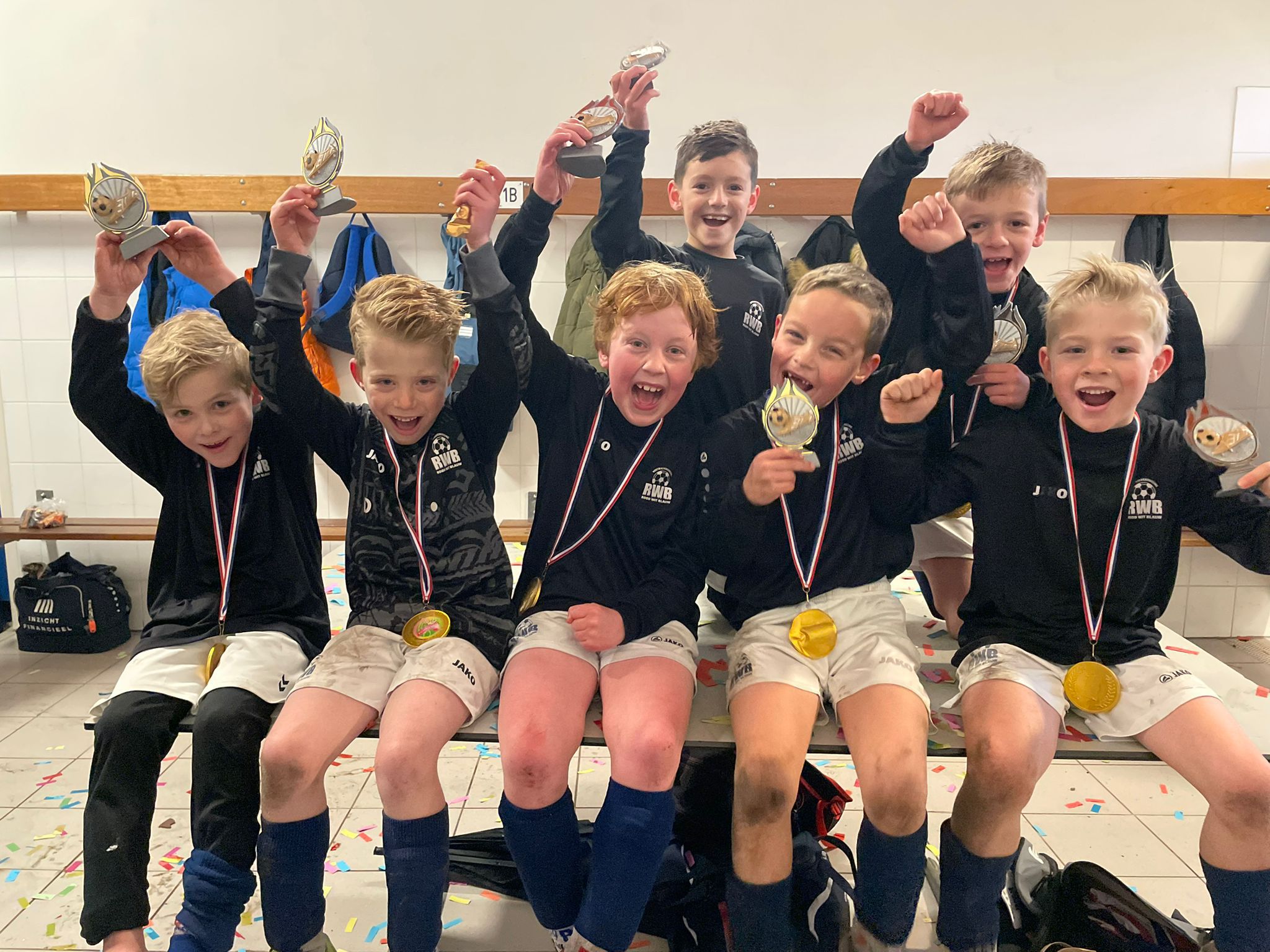 R.W.B. JO8-1 2e fase kampioen.