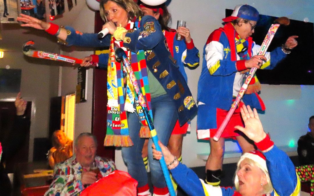 🎭🎉 RWB gaat los! Vier dagen voetbal, feest en schnaps 🎉🎭