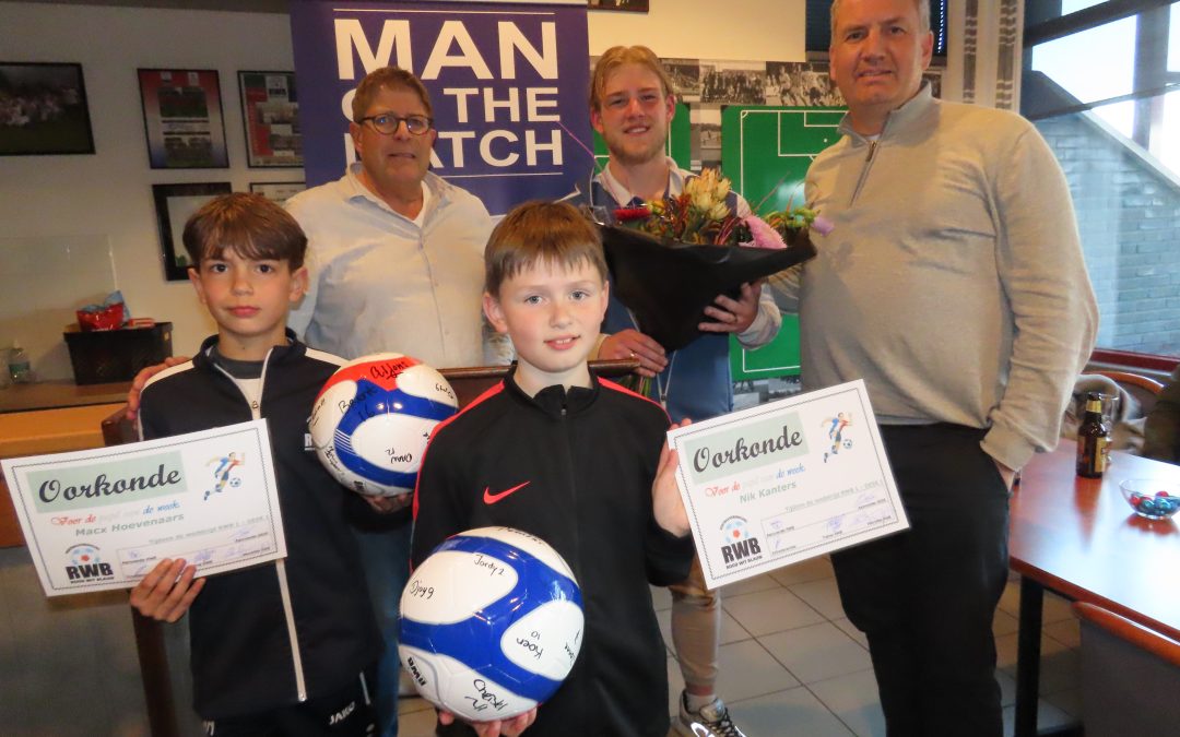 Huldiging Pupillen van de Week en Man of the Match na overwinning RWB op DESK.
