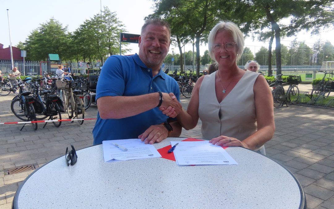 Christel Pelders-Evers verlengt samenwerking met RWB als verzorgster en masseur van RWB