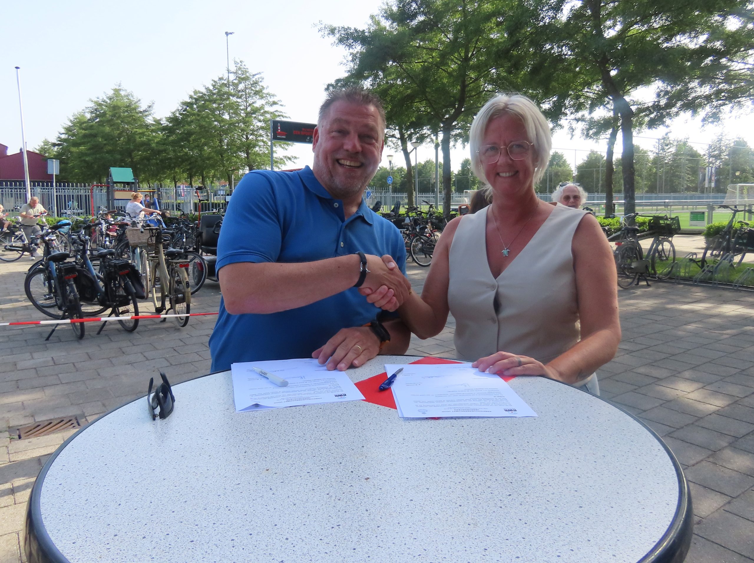 Christel Pelders-Evers verlengt samenwerking met RWB als verzorgster en masseur van RWB