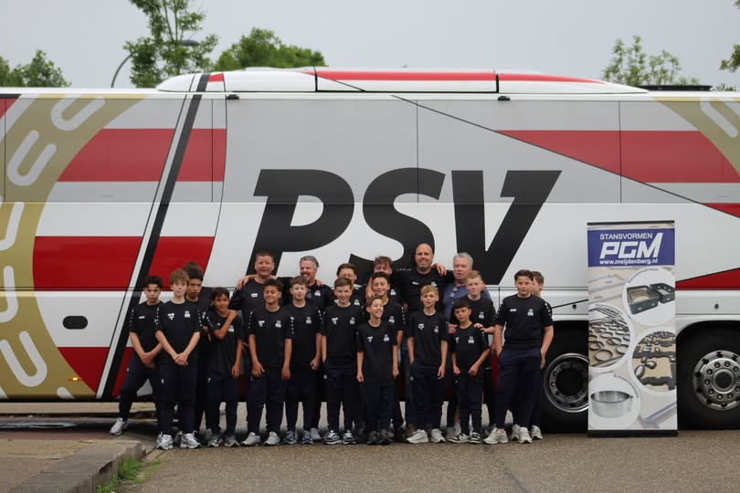 *RWB JO13-4 sluit seizoen af in Volendam*