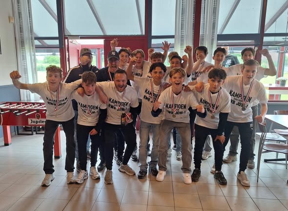 RWB JO16-1 kampioen 1e klasse na bloedstollende ontknoping.