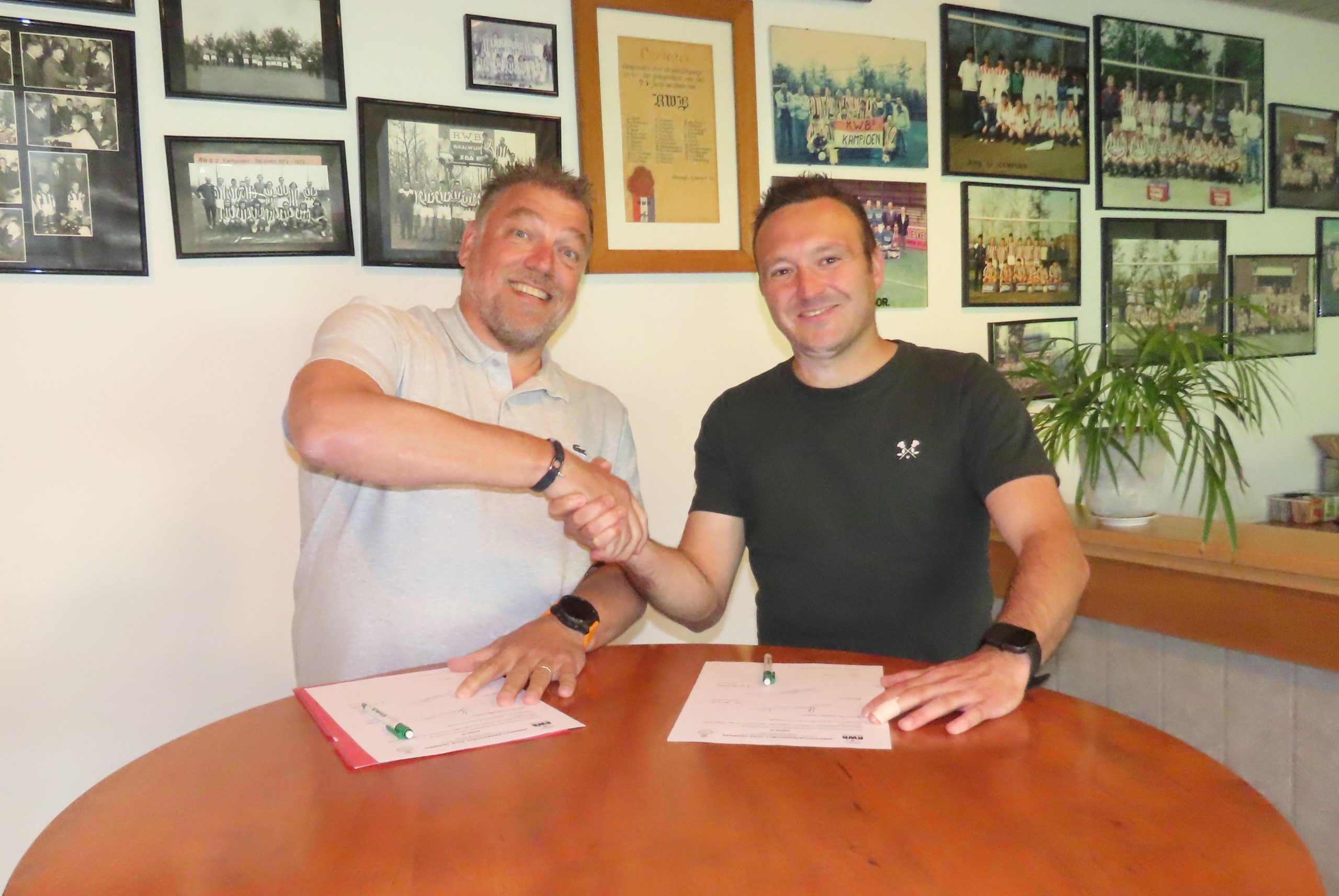 Ramon van der Sanden maakt overstap naar senioren en wordt assistent-trainer RWB 1.