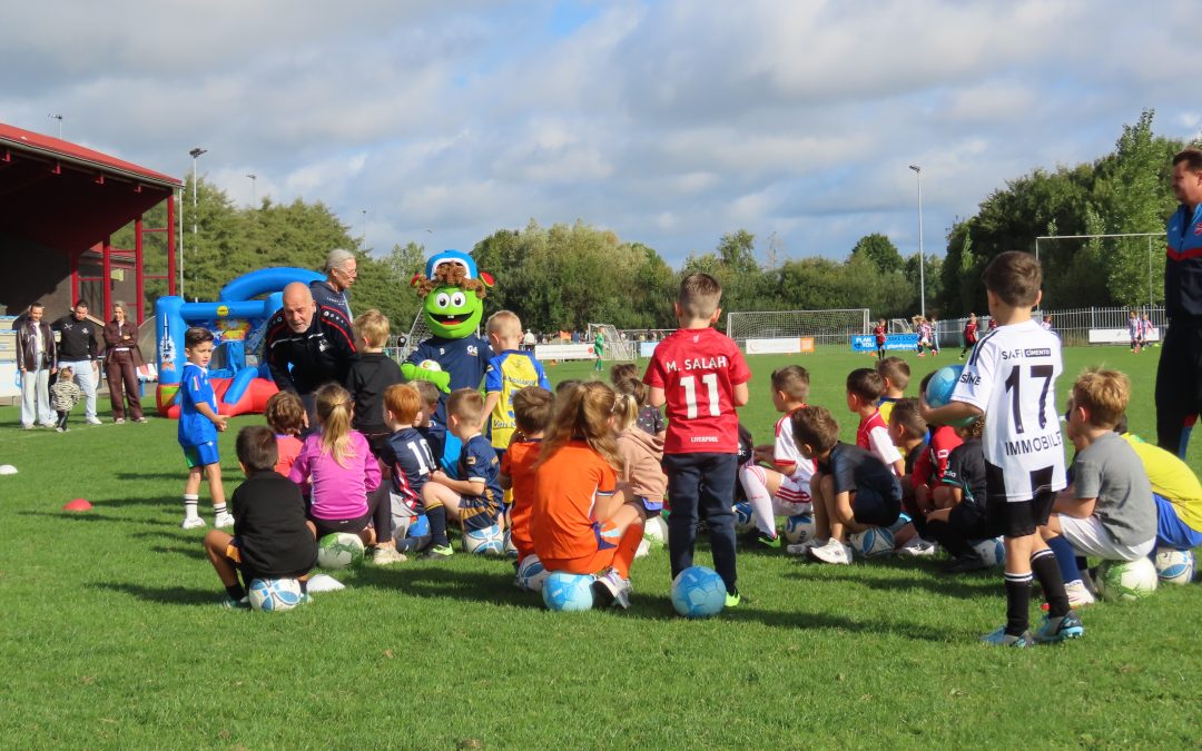 “Ben jij bijna 5 of 6 jaar? Kom dan gezellig voetballen bij RWB!”